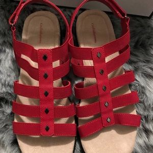 Nwt Croft & Barrow red sandals